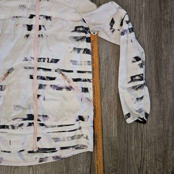 Lululemon Windbreaker Hooded Jacket Abstract White Black Print – Women’s - Picture 3 of 7